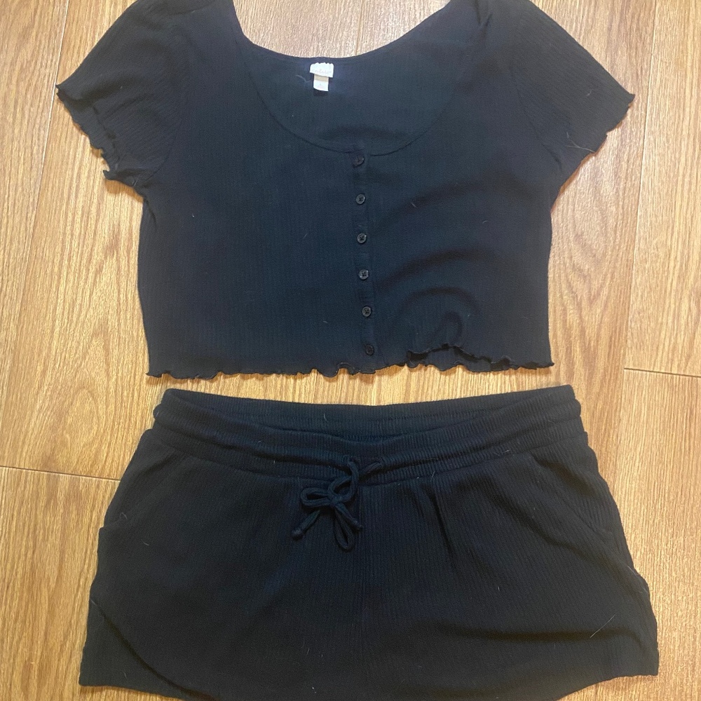 Large black Colsie pajama short set
